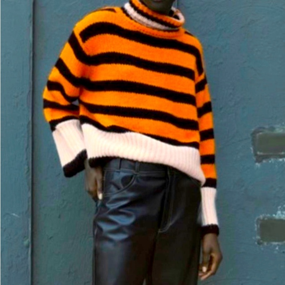 ZARA STRIPED KNIT SWEATER